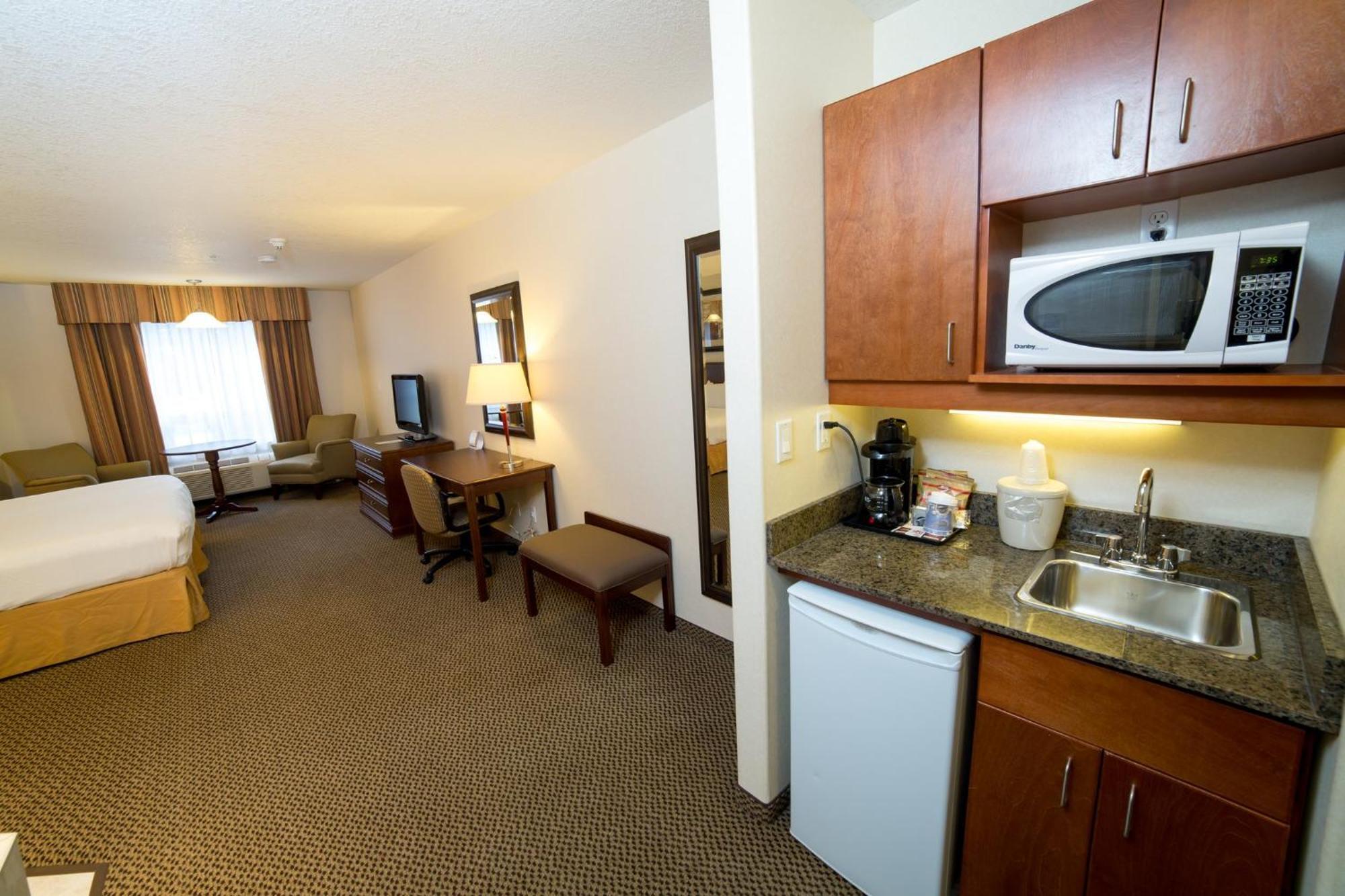Holiday Inn Express Hotel & Suites - Slave Lake By Ihg Eksteriør bilde